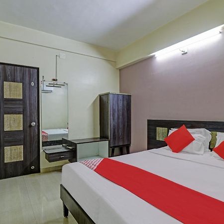 Oyo 82461 Hotel Darshan Banquet And Rooms Surat Exteriör bild